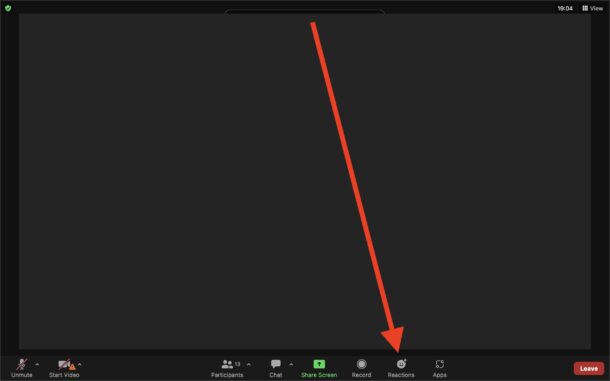 如何在 Mac 或 PC 版 Zoom 上举手